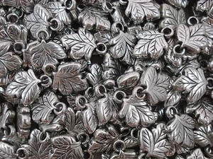 Hojas de plástico plata antigua 25 piezas hágalo usted mismo joyería fabricación de joyas - Imagen 1 de 1