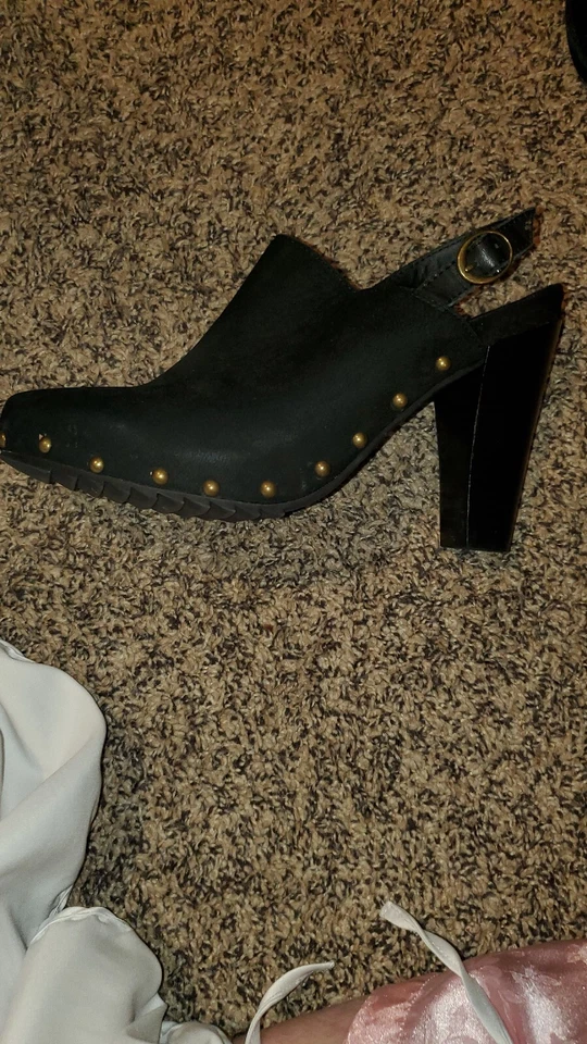 Reaction Kenneth Cole Womens Size US 9. Black Studded Suede Heels. NWOT. - Image 1 of 4