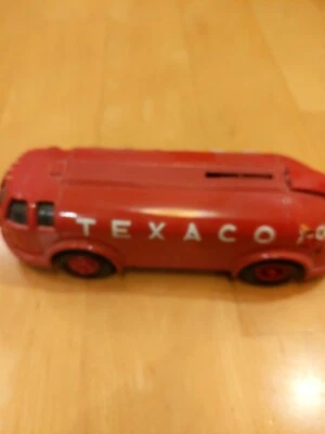 Vintage ERTL Texaco 1934 Diamond T Doodlebug Tanker Truck Coin Bank - Image 1 of 3