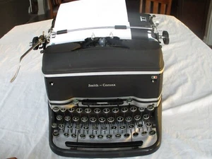 Vintage Smith & Corona Manual Black Typewriter Silent Secretarial 1940s Works! - Picture 1 of 9