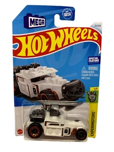 Hot Wheels 2024 ladrillo y motor, blanco, #25 - Imagen 1 de 3