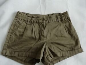 ladies shorts H&M  UK 6 khaki green 2 pockets