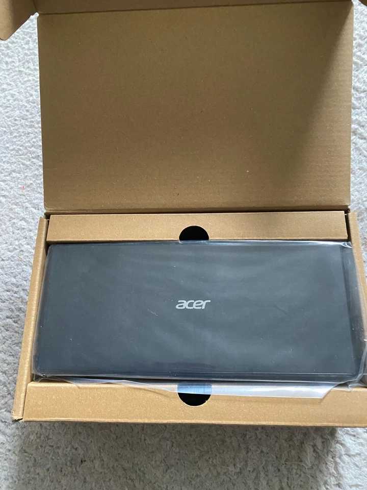 Dock Station para Notebook Acer USB Type-C 11 em 1 M501 #ADK243 - Preto - Imagem 1 de 4