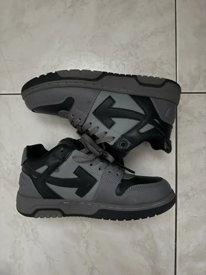 Out Of Office Shoes Size 9.5 - Image 1 of 4