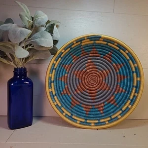 Cesta bobina grande vintage africana "12 pulgadas tejida a mano verde azulado, amarillo, estrella marrón - Imagen 1 de 9