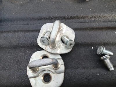 Cerradura de 2 puertas Stiker para Nissan Máxima 2013 Foto 1 de 2