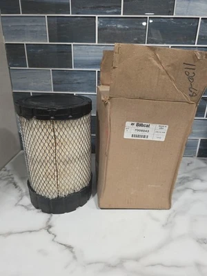 BOBCAT OUTER AIR FILTER 7008043 FOR LOADERS - Image 1 of 4