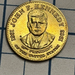 Chip Coin Token John F Kennedy Commemorative Poker Chip Token - Picture 1 of 3