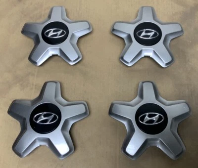 Juego (4) Tapas centrales plateadas usadas OEM Hyundai Azera 2012-2017 52960-3V000 Foto 1 de 4