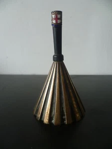 A Vintage Conical Shape, Ribbed Brass 'City of London' Souvenir Bell - Picture 1 of 10