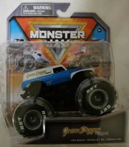 New Monster Jam 1:64 Grave Digger THE LEGEND Series 38 - Picture 1 of 2