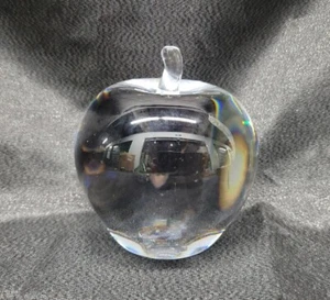 Crystal Art Glass Apple 3.5 In. Clear Apple with Stem / Signed Paperweight #5070 - Picture 1 of 18