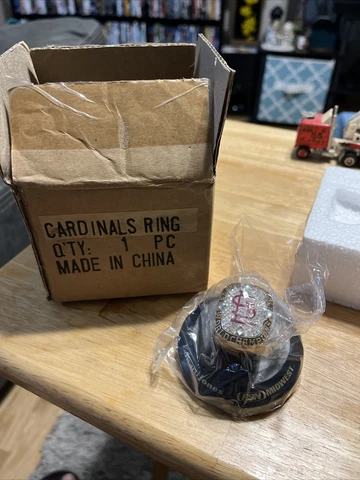 St Louis Cardinals 2006 World Series Champions Replica Ring Statue NIB Cover