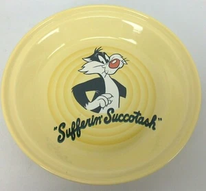 New FIESTA 1994 Deep Pie Plate Baking Dish Sylvester Looney Tunes Yellow - Picture 1 of 4