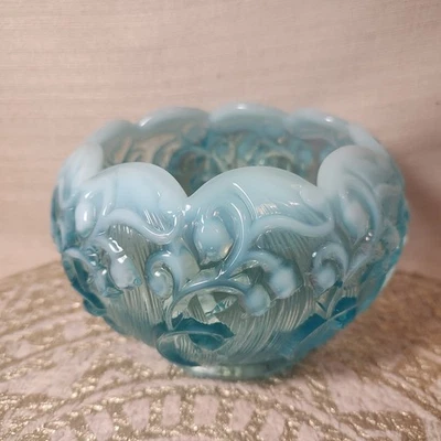 VTG FENTON GLASS Bowl BLUE OPALESCENT LILY OF THE VALLEY ROSE - Image 1 of 4