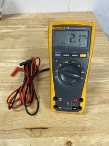 Multímetro Fluke 179 True RMS - ¡Con cables! - Imagen 1 de 6