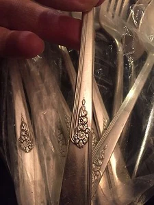 LOT OF 12~Holmes & Edwards Inlaid IS Youth Pattern Flatware ~ Nice - Picture 1 of 12