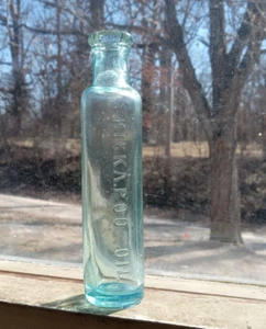 KICKAPOO OIL HAND BLOWN 1890s TRAVELING MEDICINE SHOW BOTTLE - Picture 1 of 6