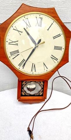 Vintage United Metal Goods Mfg. -Traditional Wall Clock Model No. 597 (Works) Cover