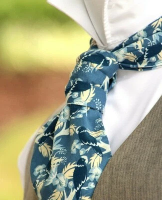 Caja de regalo para hombre Cravat Ascot azul floral algodón A097 nueva con etiquetas Foto 1 de 4