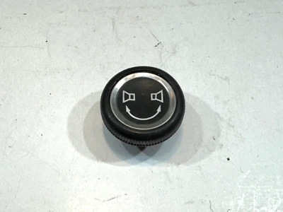 OEM Mercedes 70-73 W109, W108 Altavoz de tablero Fader Negro Original TORNILLO LATERAL 1 perilla Foto 1 de 4