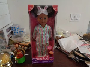 My Life as Sleepover Host 18" posable afroamericano con traje y caja - Imagen 1 de 8