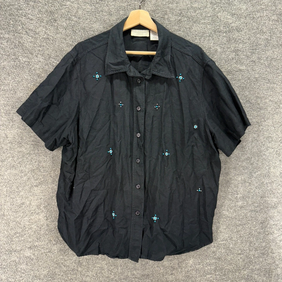 Camisa feminina Lemon Grass 22W plus preta com colarinho abotoado linho manga curta - Imagem 1 de 4