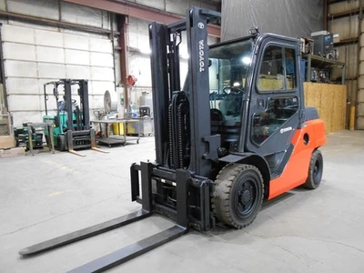 Toyota Model 8FD35U 2013 8.000#, 8000# carretilla elevadora neumática con neumáticos, diésel, SS, cabina Foto 1 de 4