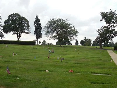 2 PARCELAS DE CEMENTERIO * CEMENTERIO FOREST HILLS * VALLE HUNTINGDON, PA  Foto 1 de 4