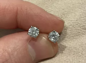 1.0 Carat Lab Created Diamond Round Solitaire Stud Earrings Platinum Plated 925 - Picture 1 of 4