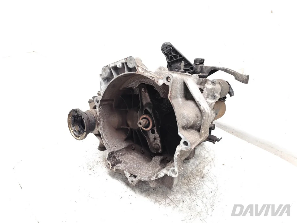 VW Polo 5-Gang-Schaltgetriebe 1.2 Benzin 44kW (60 HP) LNR 2012 Fließheck (09-23) - Image 1 of 4