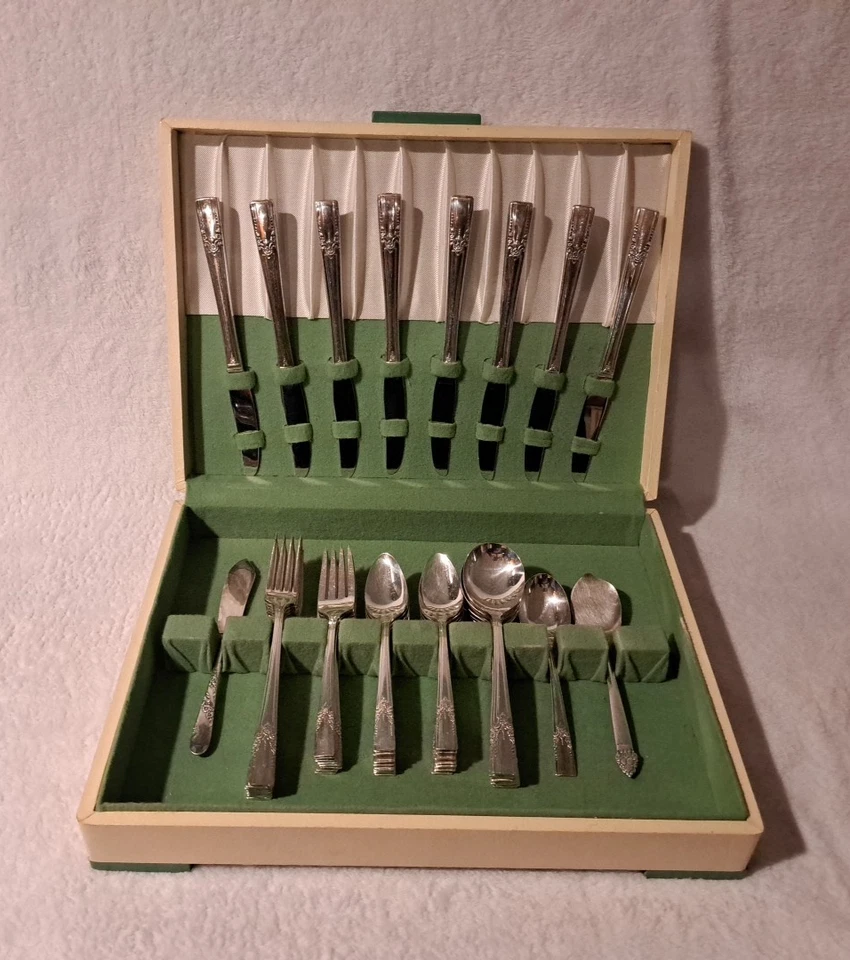 Servicio de cubiertos/cubiertos vintage plateados de Oneida 59 piezas para 8 Foto 1 de 4