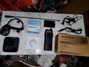 Baofeng Professional FM Transceiver Radio, Portable, Black, Dual Band - Zdjęcie 1 z 10