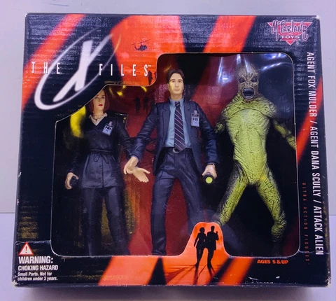 THE X FILES FIGHT THE FUTURE 3 FIGURE BOX SET & ACCESSORIES Cover