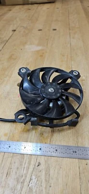 Ventilador de radiador Honda CBR250R 2011 original OEM  Foto 1 de 4