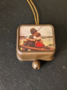 Music Box Hummel Sound of Music Pull String Made in Japan - Foto 1 di 4
