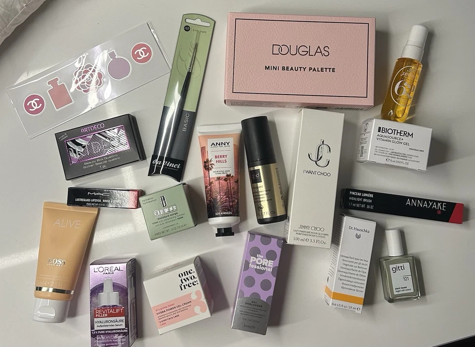 Beauty Set Adventskalender Sol De Janeiro Mac Cinque Douglas Chanel Jimmy Choo - Bild 1 von 1