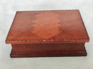 Aus einer Auflösung: tolle Holz Schatulle mit schönen Intarsien - Bild 1 von 8