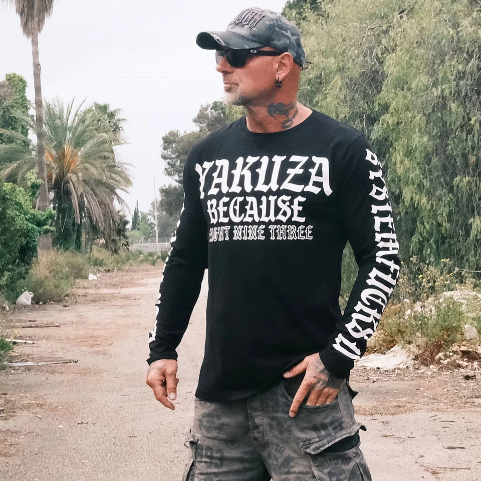 Neues Yakuza Herren Because Langarm T-Shirt - Schwarz - Bild 1 von 1