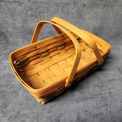 Longaberger 1991 Signed GTD Seasonal Red & Green 9"h x 14"x10" Picnic Basket w-G Cover