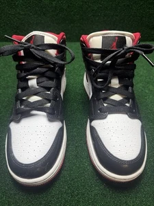 100% AUTHENTIC Nike Jordan 1 Mid Size 4.5Y - Picture 1 of 6
