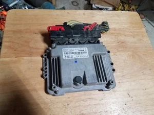 12-13 Ford Focus ECU ECM Engine Computer MODULE CM5A-12A650-AHE WITH IGNITION - Picture 1 of 5