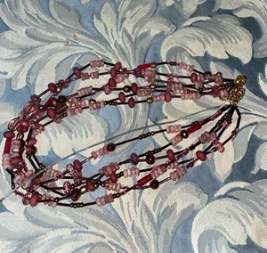 Necklace Small Pink Stones of Varying Shades - Designer Brand - Picture 1 of 4