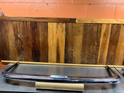 Triumph GT6 MK3 • Barra de parachoques trasero original con lámpara de licencia. Usado.     T4590 Foto 1 de 4