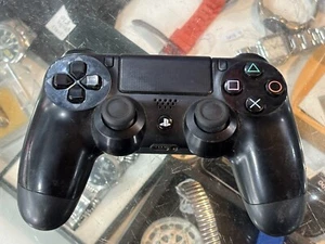 GENUINE SONY PS4 WIRELESS CONTROLLER IN BLACK - FOR PARTS OR NOT WORKING - Picture 1 of 18