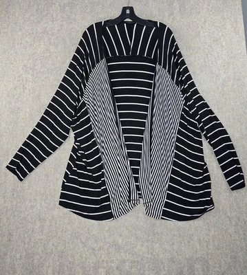 Cárdigan para mujer Lane Bryant frente abierto negro/blanco a rayas talla 26/28 mezcla de rayón Foto 1 de 4
