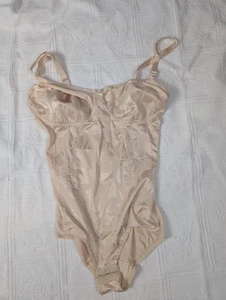 De colección. Traje Flexees ShapeWear para mujer 38C beige tono nude hecho en Unión EE. UU. - Imagen 1 de 16