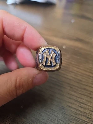 Anillo Réplica Campeonato Serie Mundial Yankees de Nueva York Rivera | Talla 13 Foto 1 de 4