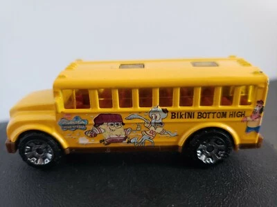 Autobús escolar amarillo Matchbox 2004 "Bikini Bottom High", Bob Esponja Tailandia  Foto 1 de 4