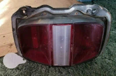 1968 福特 GALAXIE 500 尾灯组件完整原始设备制造商 #SAE-TSDBR-68FD — 第 1/2 张图片